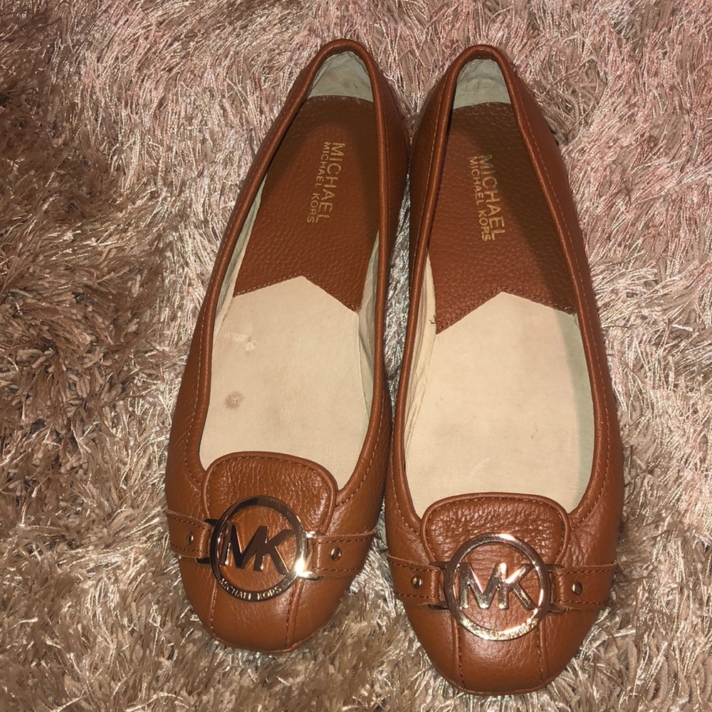 Brown Michael kids great condition flats